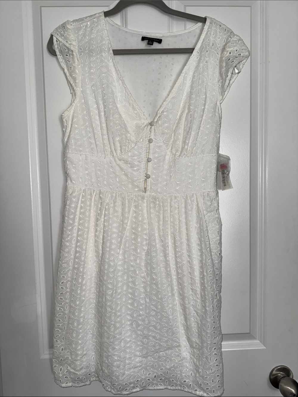 Jodi Kristopher White Eyelet Button-Front V-Neck Dress